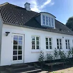 Country House With Large Garden On Langeland Дом отдыха *