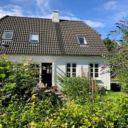 Дом отдыха Country House With Large Garden On Langeland